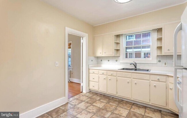 Building Photo - 107 Morgan St