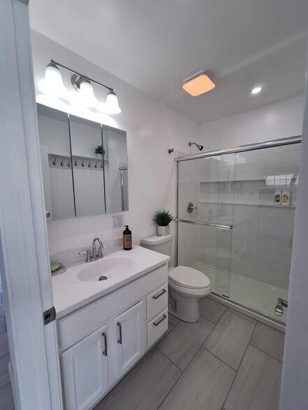 Building Photo - 4361 Camero Ave