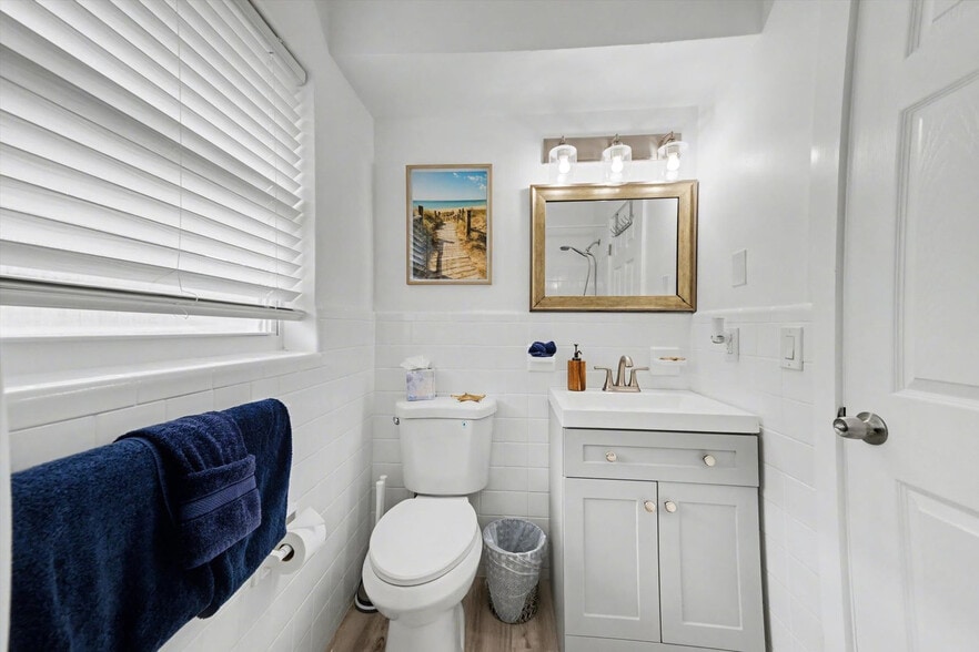 Building Photo - 711 E Gulf Blvd