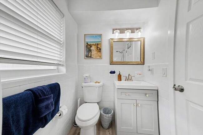 Building Photo - 711 E Gulf Blvd