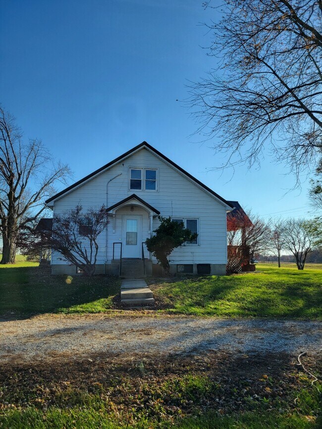 Building Photo - 622 S E Orchid Ln