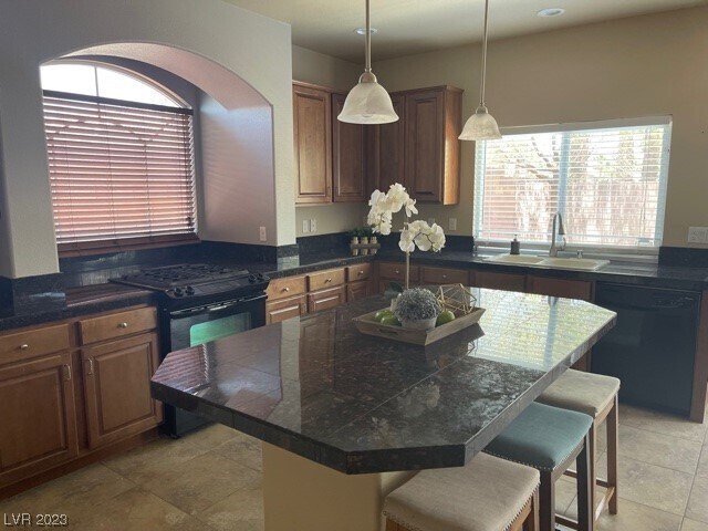 Building Photo - 6490 Parrot Ridge Ct