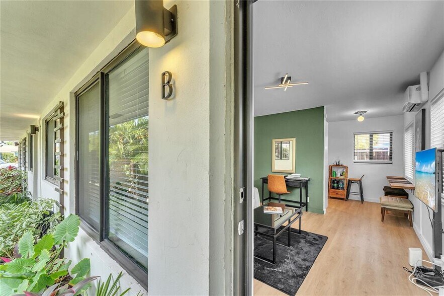 Building Photo - 754 NE 40th St