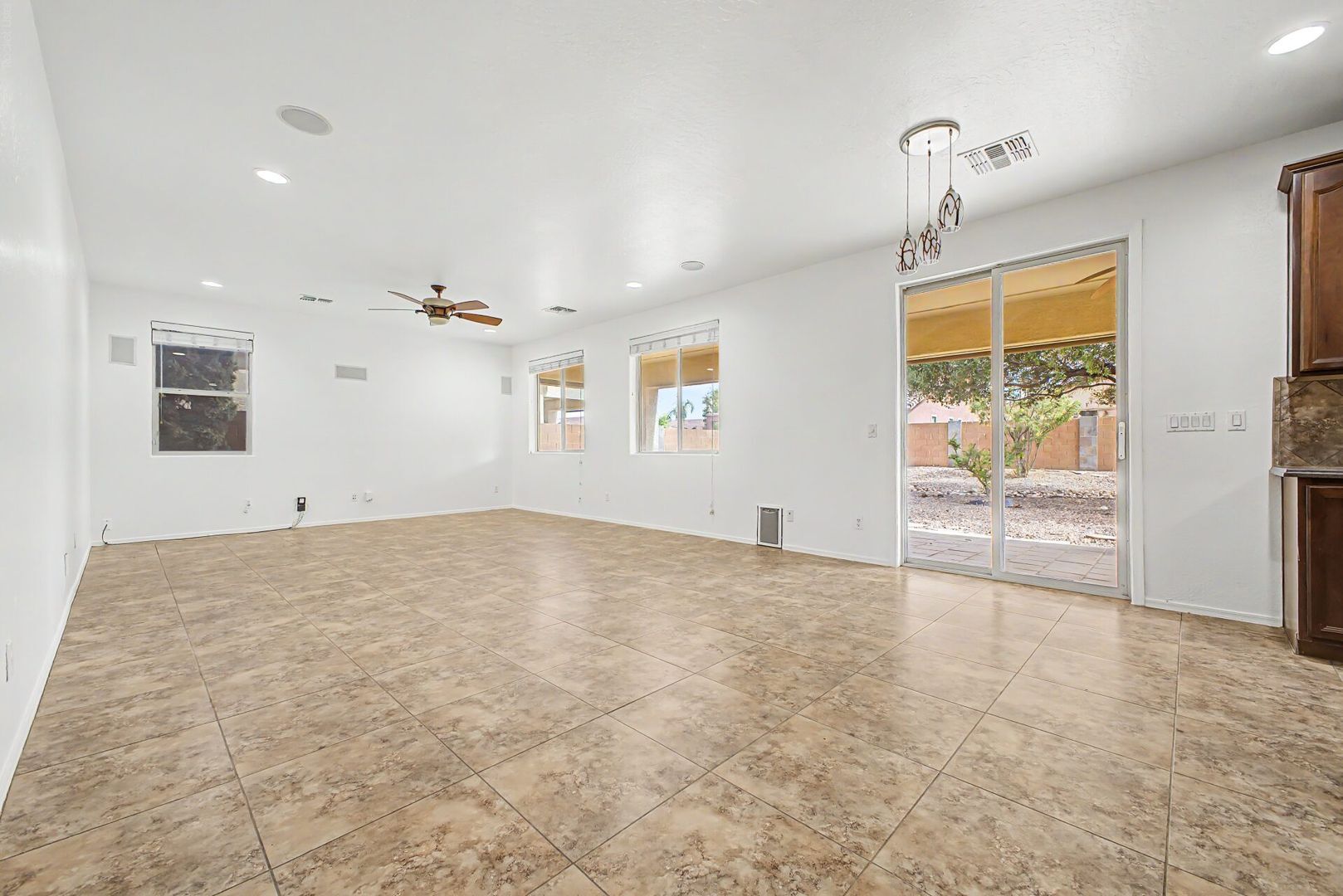Building Photo - 4947 E Odessa Dr
