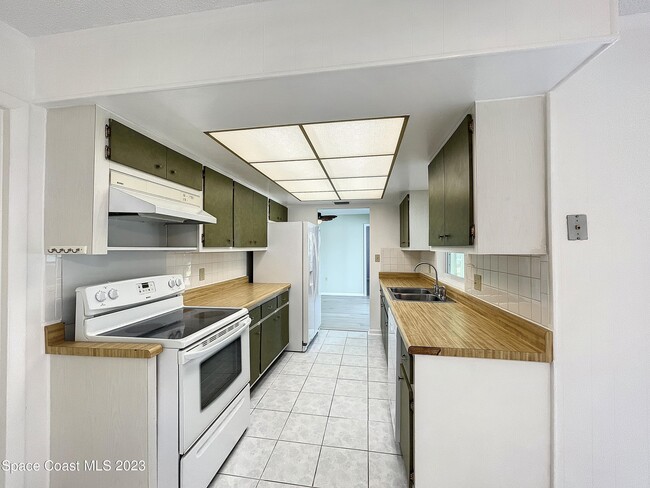 Building Photo - 265 Inlet Ave