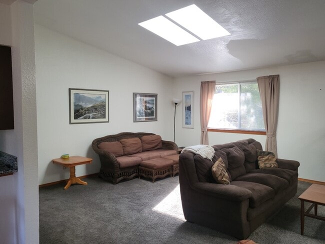 Building Photo - 10964 Brentwood Ln