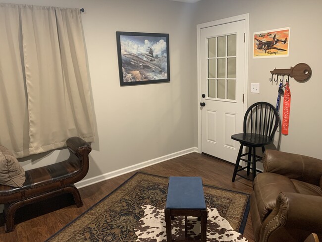 laundry room - 3412 Camellia Cir