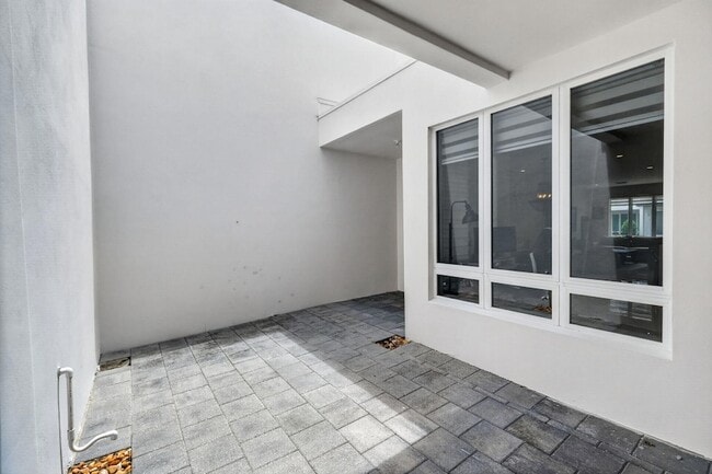 Building Photo - 6461 NW 103rd Psge