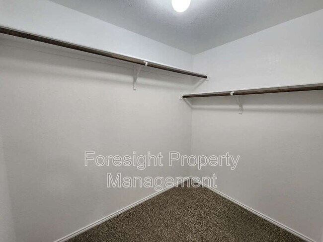 Building Photo - 14428 Cloudview Way