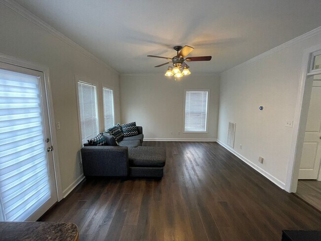 Building Photo - Bright and Welcoming 2-Story Retreat, Steps From the Ocean!