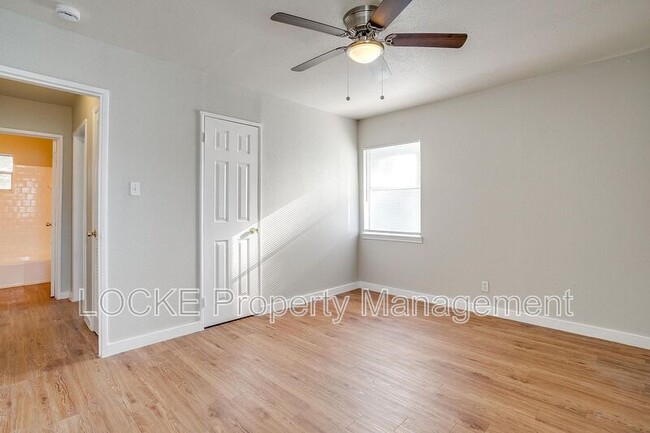 Building Photo - 3417 S University Dr