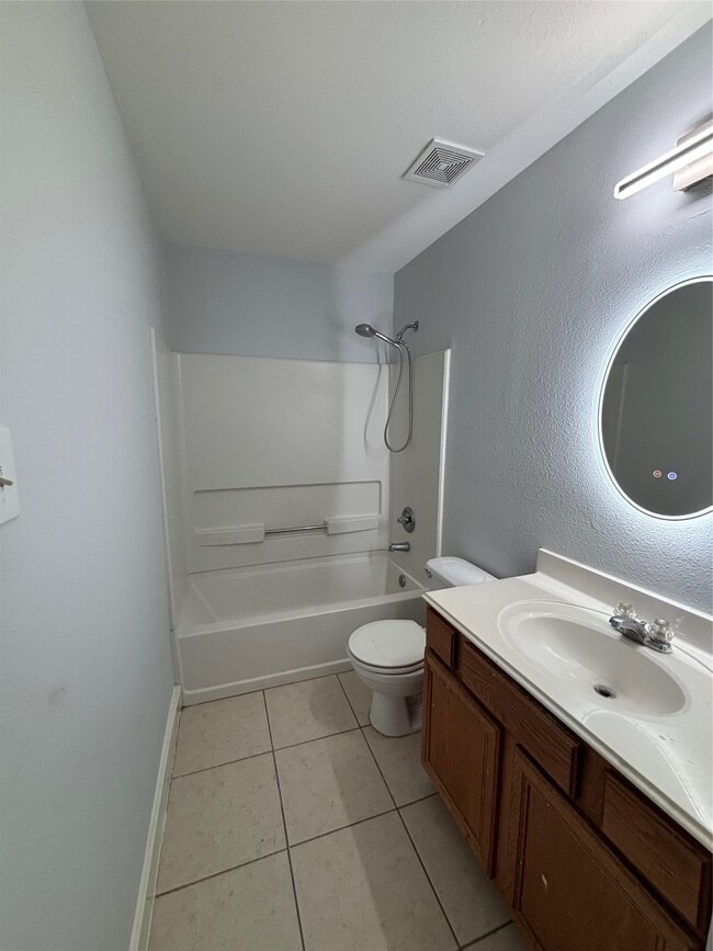 Building Photo - 11823 Longwood Garden Way