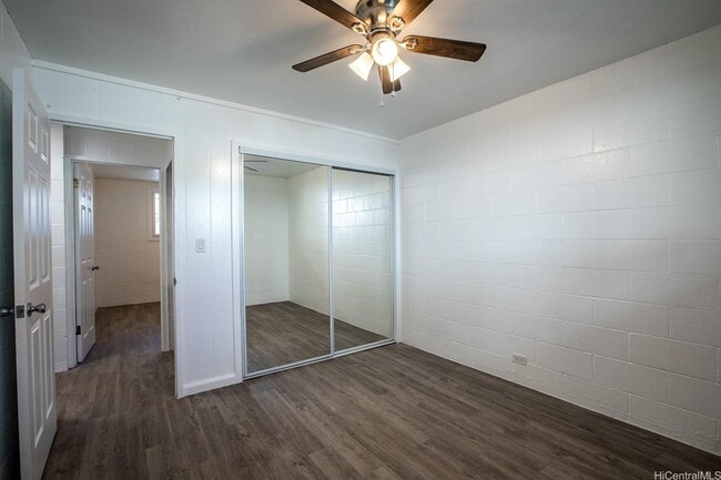 Building Photo - Manthos 94-322 Pupuole St