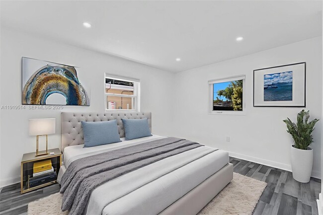 Building Photo - 4917 SW 43rd Terrace