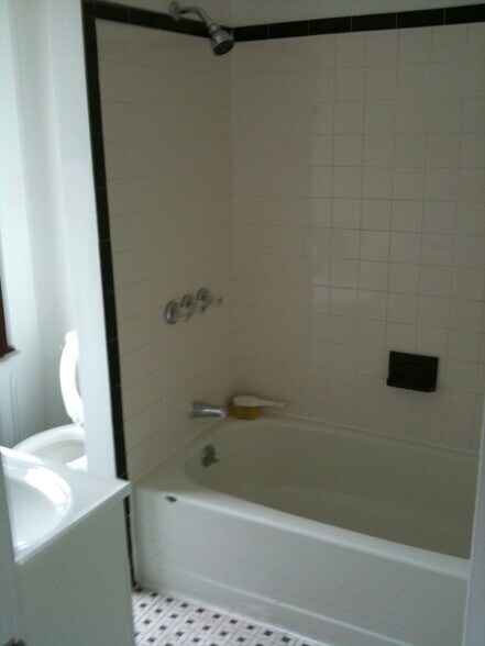 Building Photo - 20 N Carey St