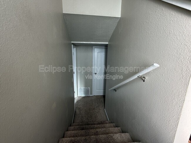 Building Photo - 2810 Bookcliff Ave