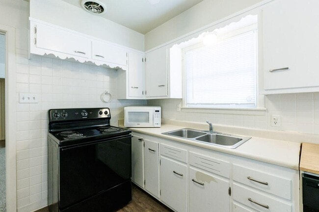 Building Photo - 4209 38th St