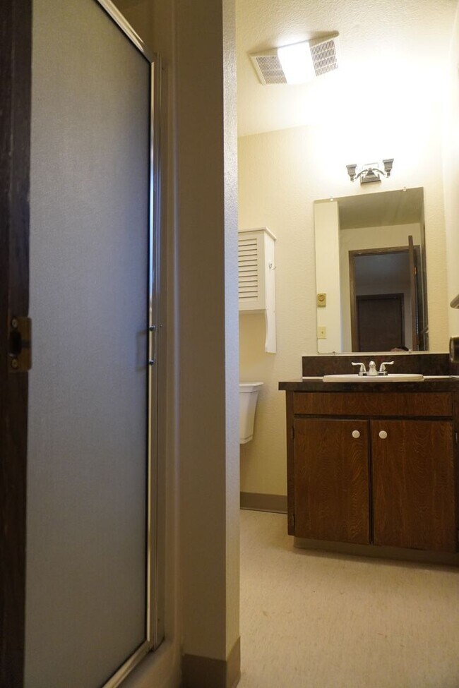 Building Photo - r3128.3130NE.86th.AVE