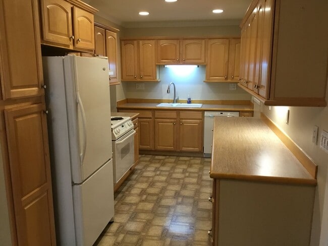 Building Photo - ST JOHN'S RANCH