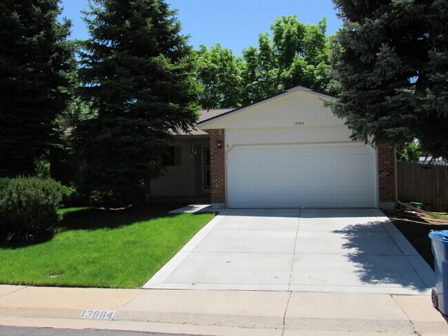 Building Photo - Immaculate Ranch with Large Backyard and Basement in Arvada