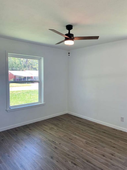 Building Photo - 310 Milam St