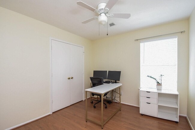 Building Photo - 9506 Tree Sparrow Ln