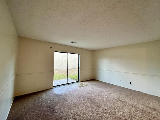 Building Photo - 901 Olmstead Dr