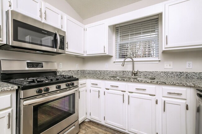 Building Photo - 746 Brewers Glynn Ct