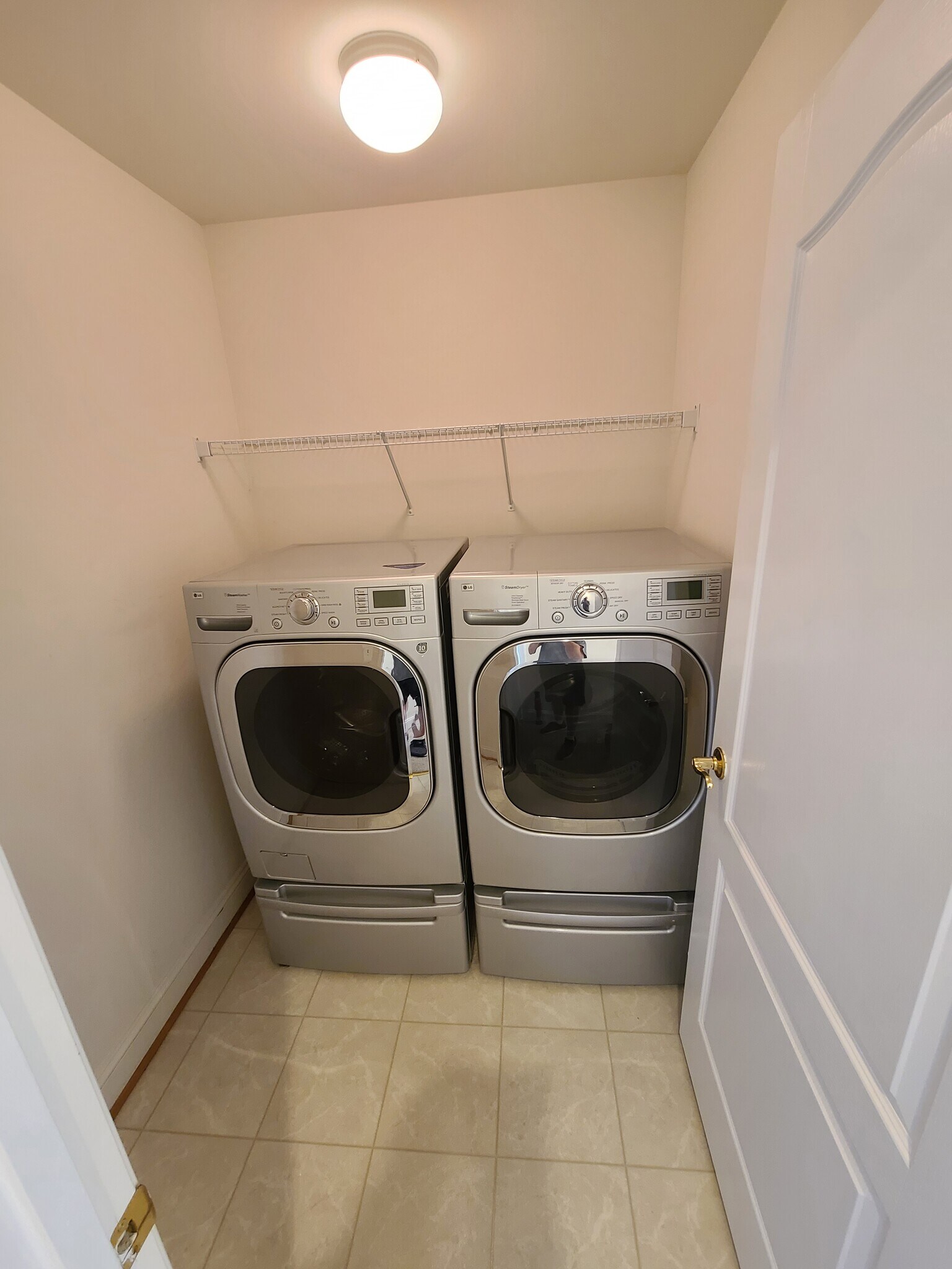 3rd Floor Laundry Room - 25807 Turlough Ter