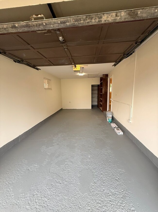 Building Photo - 4320 Harbison St