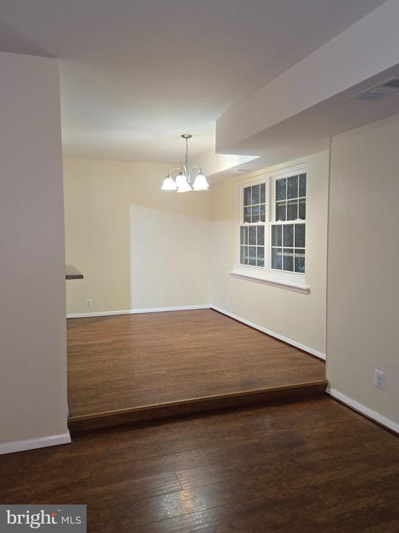 Building Photo - 111 Donzen Dr