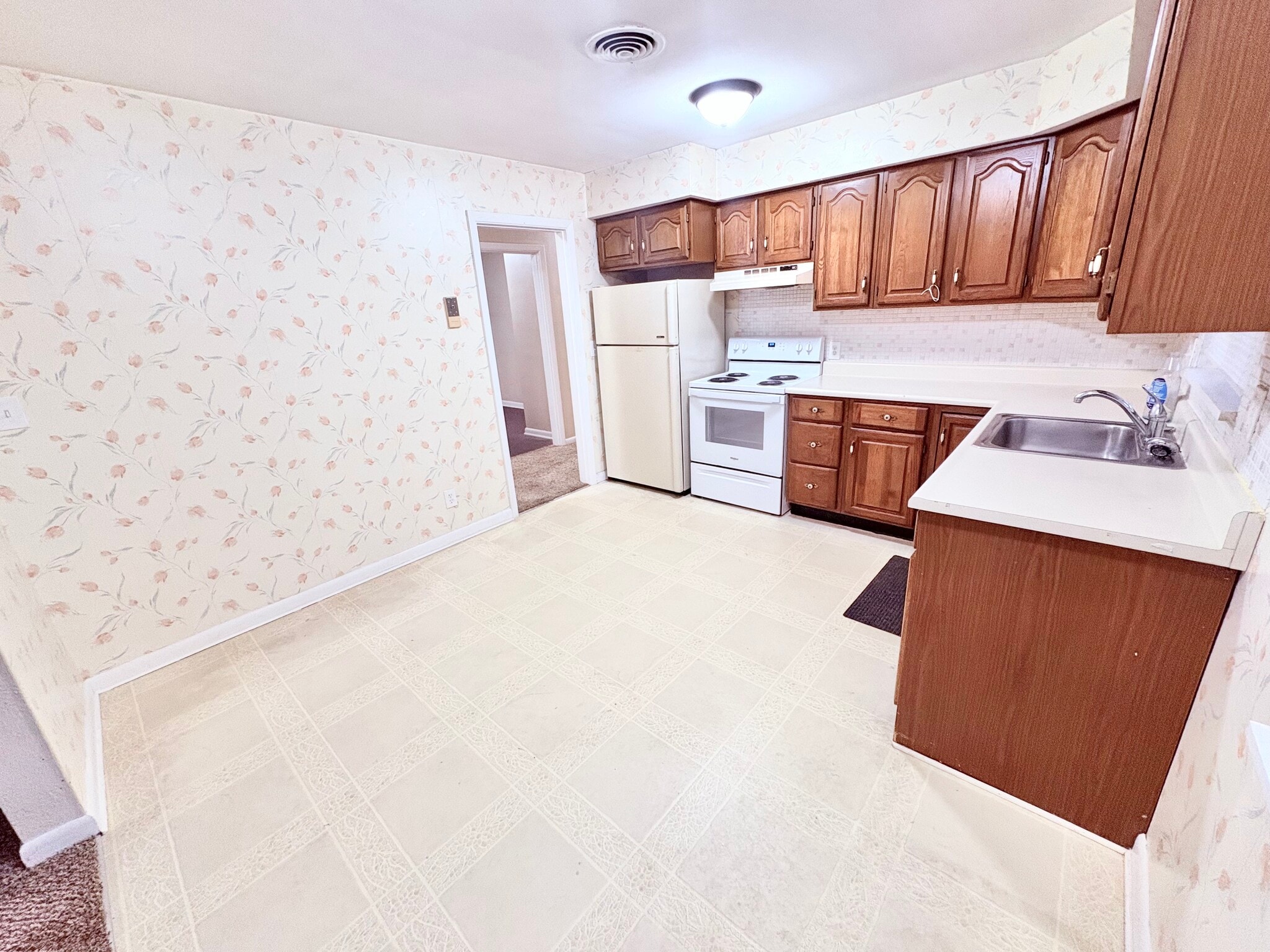 Kitchen - 3129 Hassler St