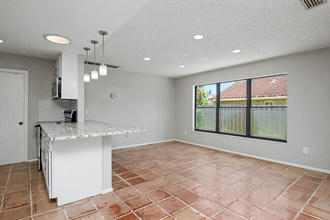 Building Photo - 7407 Silver Woods Ct