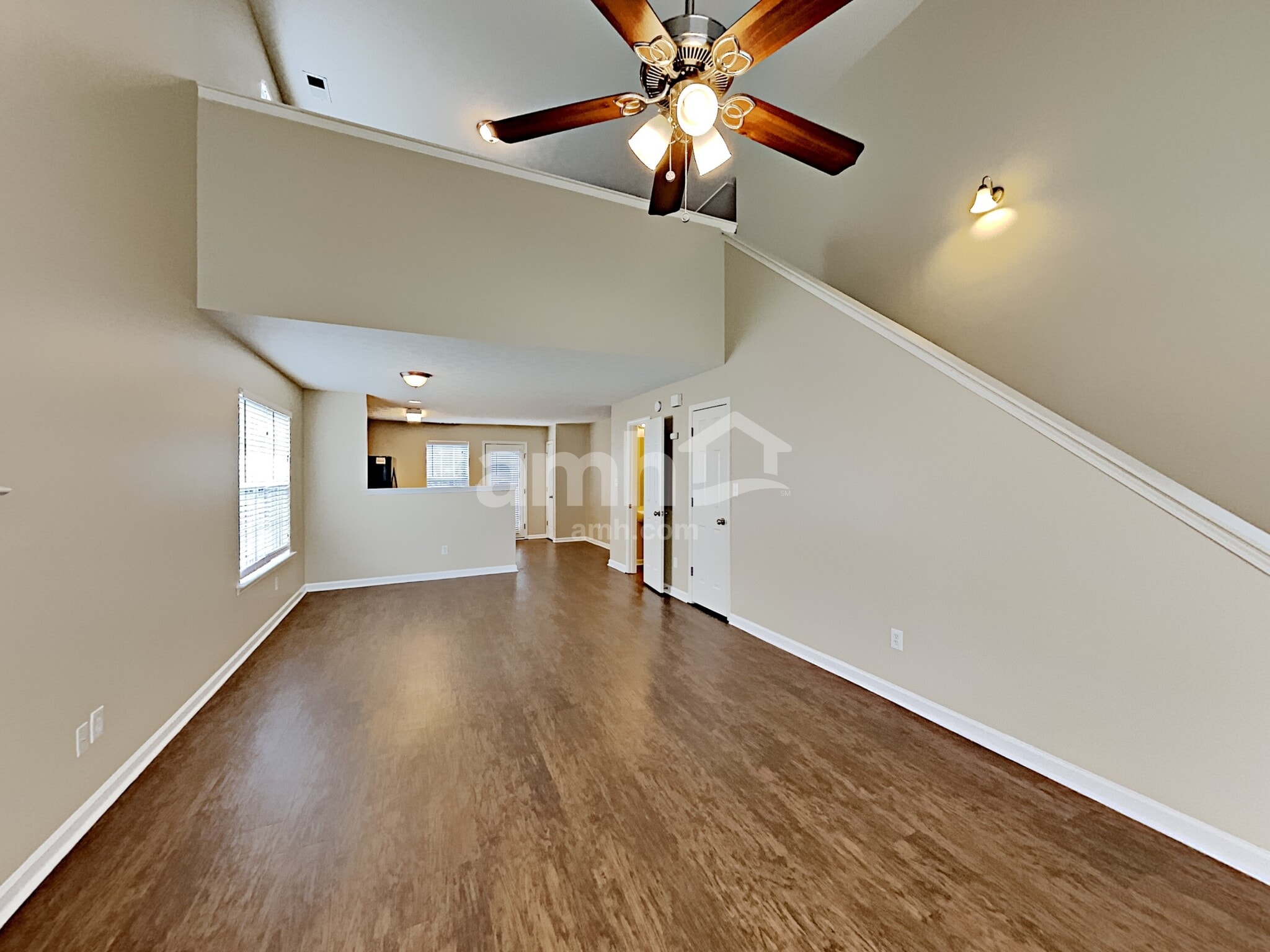 Building Photo - 705 St Charles Ave