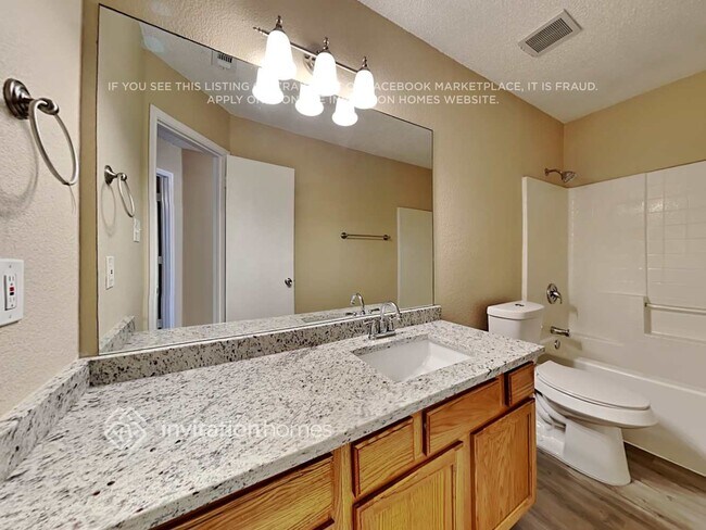 Building Photo - 10648 Shadywood Dr