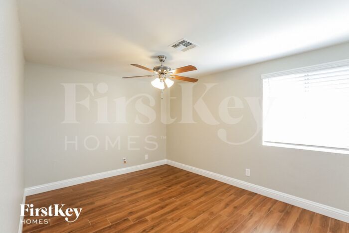 Building Photo - 2109 N Verano Way