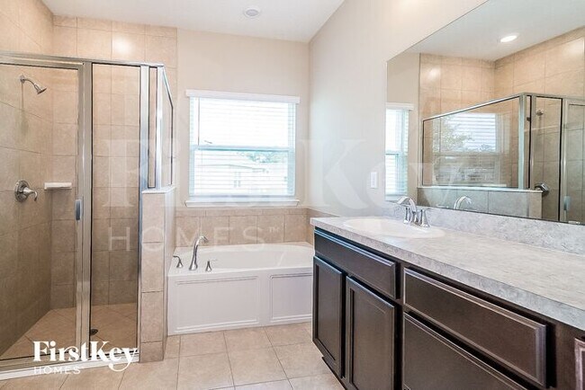 Building Photo - 5639 Kellar Cir