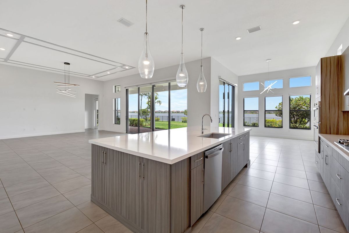 Building Photo - 8660 W Parkland Bay Trl