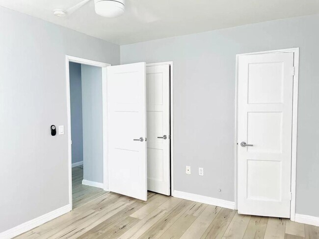 Building Photo - 4477 N Banner Dr