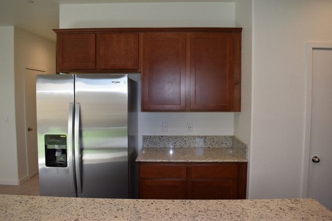 Building Photo - 855 Sophie Ct