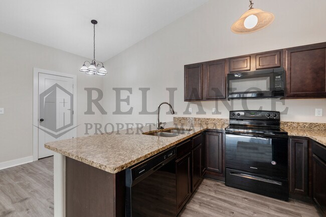 Building Photo - 914 W Onewood Pl