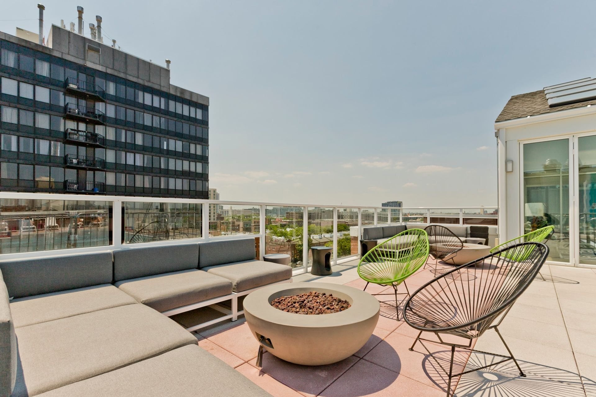 Building Photo - 1323 N Wells St