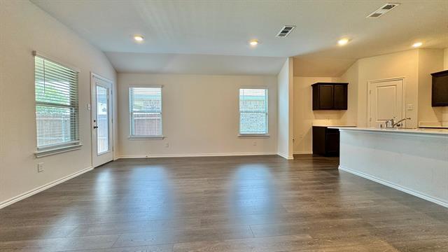 Building Photo - 1420 Stuarts Frst Dr