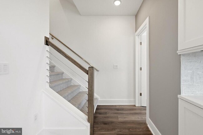 Building Photo - 44824 Tiverton Sq