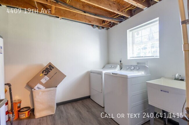 Building Photo - 4409 19th Ave