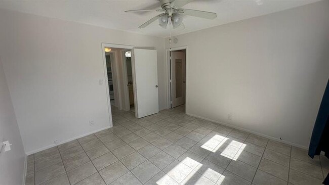 Building Photo - 625 Antioch Ave