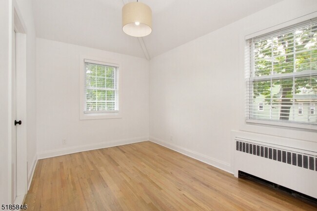 Building Photo - 380 Claremont Ave