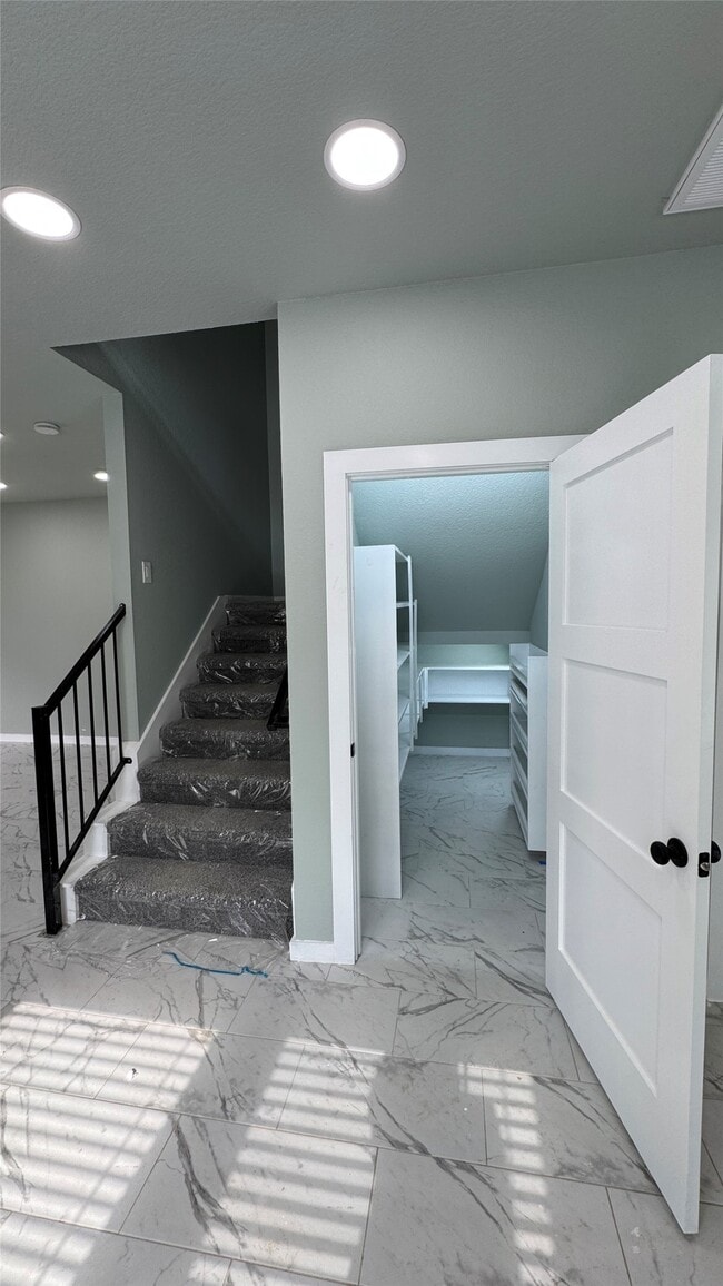 Building Photo - 121 S 10th St