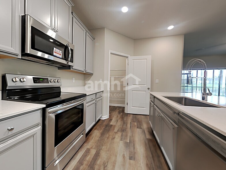 Building Photo - 101 Hemlock Pt