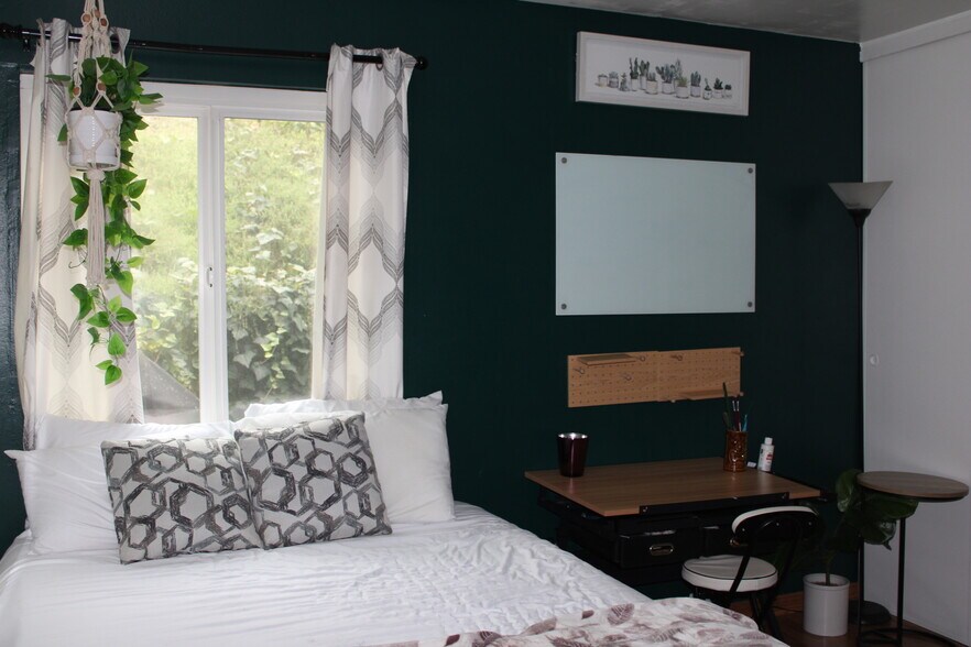 bedroom 2 - 4099 Huerfano Ave